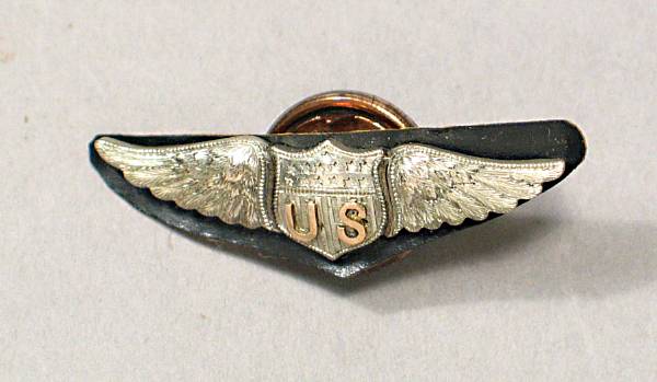 Appraisal: A rare World War Dallas style miniature Pilot's wing The