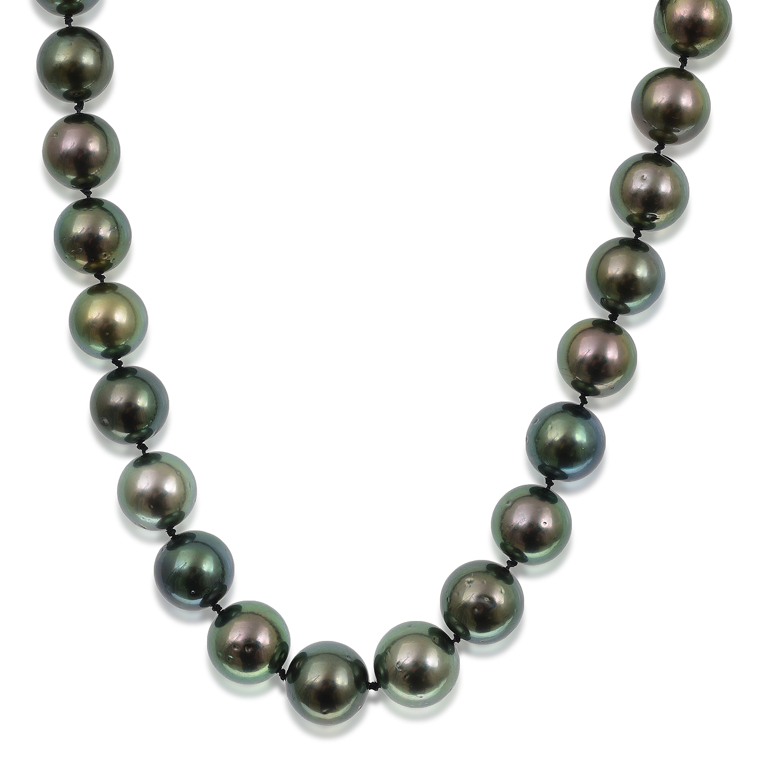 Appraisal: A STRAND OF TAHITIAN PEARLS The graduated round pearls of