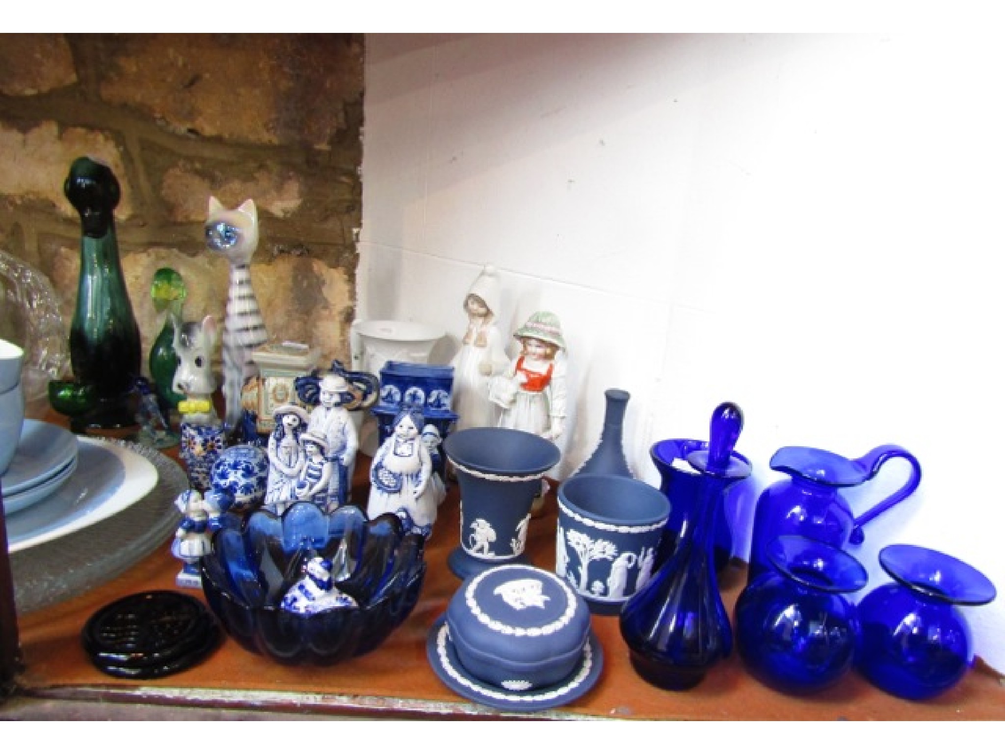 Appraisal: A collection of ceramics and glassware including a Jema Pottery