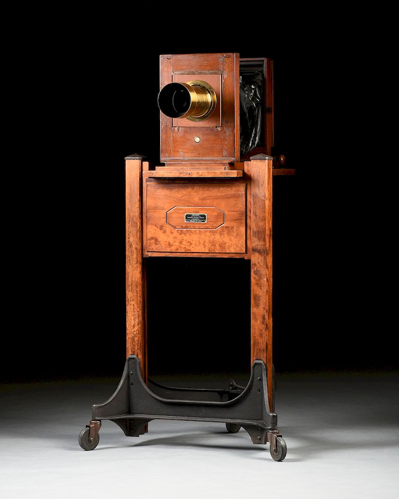 Appraisal: AN ANTIQUE CENTURY NO PORTRAIT CAMERA WITH VOIGTL NDER LENS