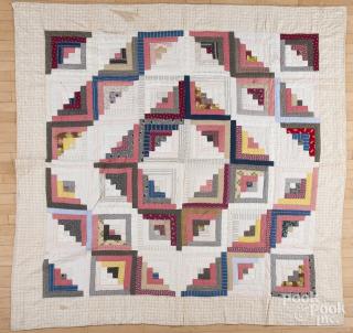 Appraisal: Pieced barn raising quilt ca '' x ''