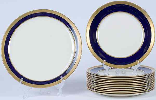 Appraisal: Lenox Plates American includes twelve Lenox dinner plates with cobalt