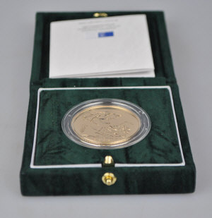 Appraisal: A boxed Royal Mint Brilliant uncirculated gold coin