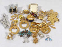 Appraisal: Costume jewellery assorted pairs of earrings