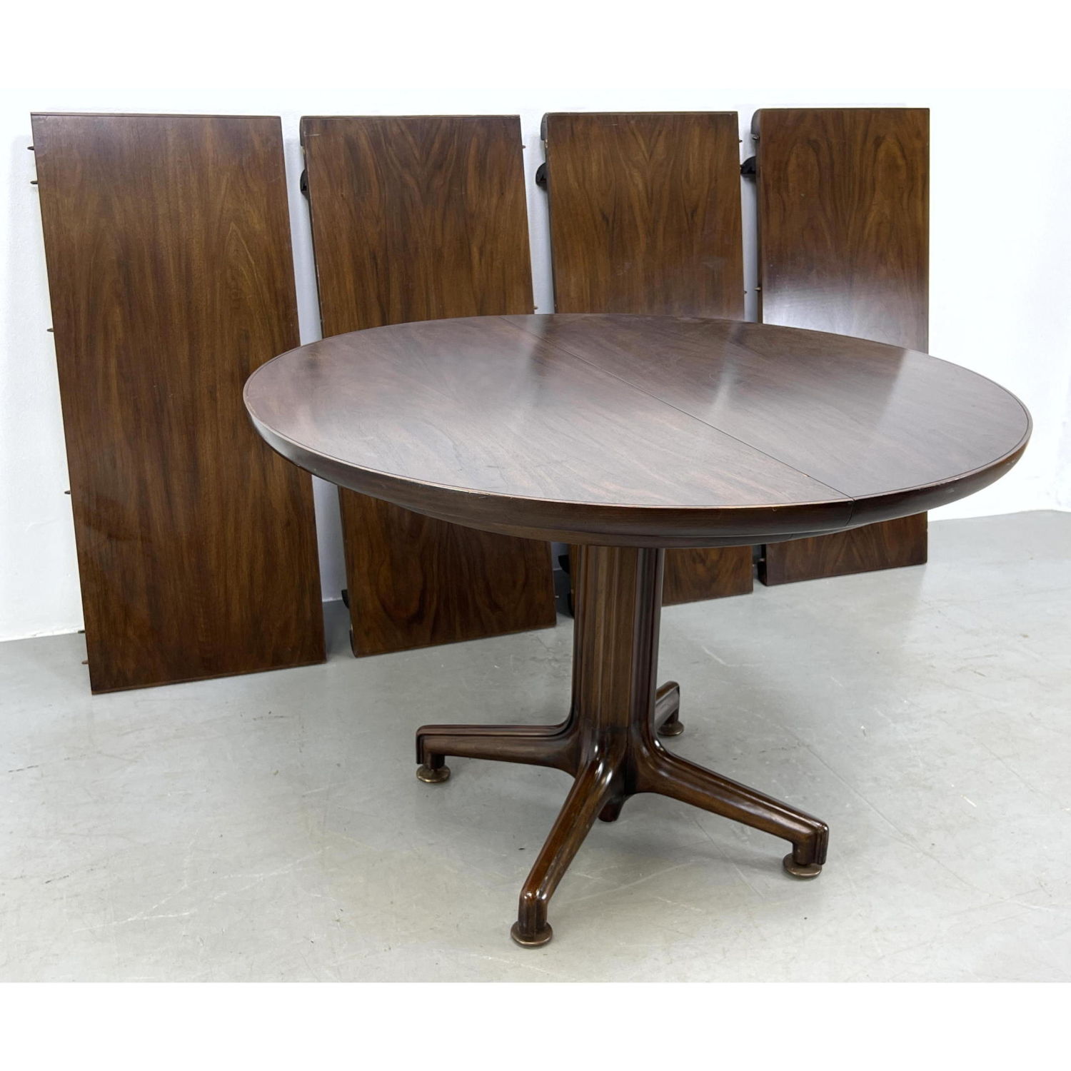 Appraisal: Mid Century Modern Dining Table Stylish Organic Pedestal Base with