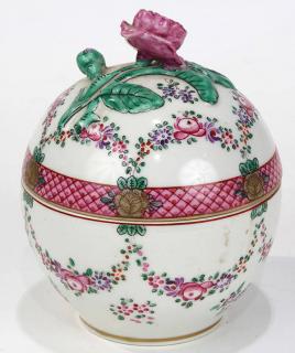 Appraisal: English Chinese export style porcelain covered jar having a rose