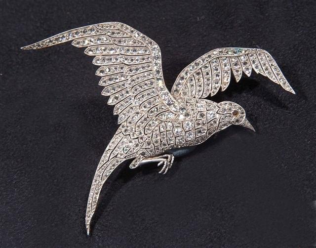 Appraisal: A DIAMOND SET BROOCH in the form of a bird