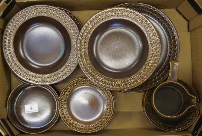 Appraisal: Wedgwood Sterling and Wedgwood Pennine Mixed Oven to Tableware Dinner