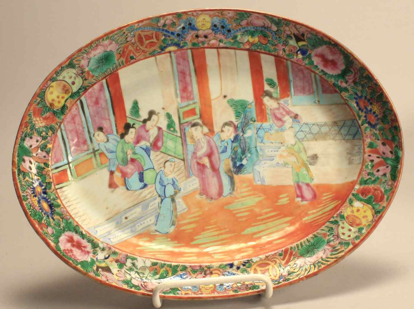 Appraisal: CHINESE EXPORT ROSE MANDARIN OVAL PORCELAIN PLATTER th CenturyWith central