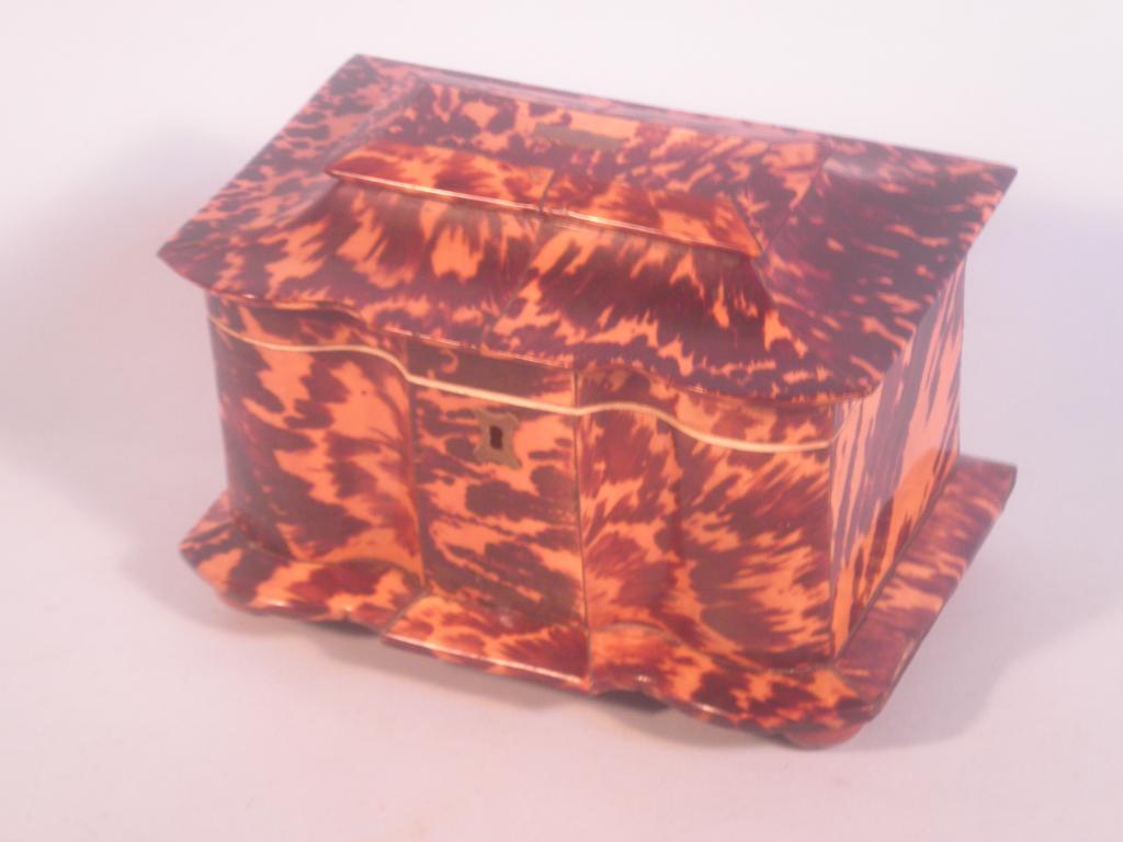 Appraisal: An early thC tortoiseshell tea caddy of serpentine form the