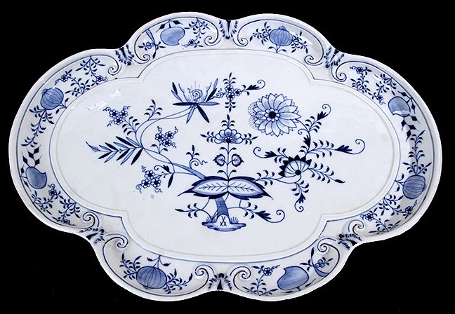 Appraisal: MEISSEN SERVICE TRAY A LARGE SCALLOPED SERVICE TRAY IN BLUE