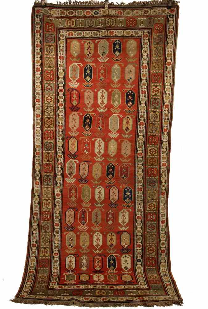 Appraisal: RUG - ' '' X ' '' - th c