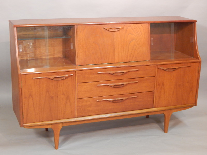 Appraisal: A G-Plan style teak sideboard the raised top with a