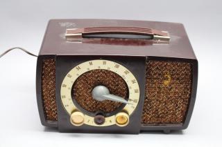 Appraisal: Vintage Zenith Radio Vintage Zenith Radio Radios are sold for