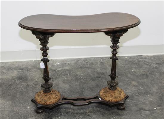 Appraisal: Sale Lot A Victorian Side Table having a kidney shaped