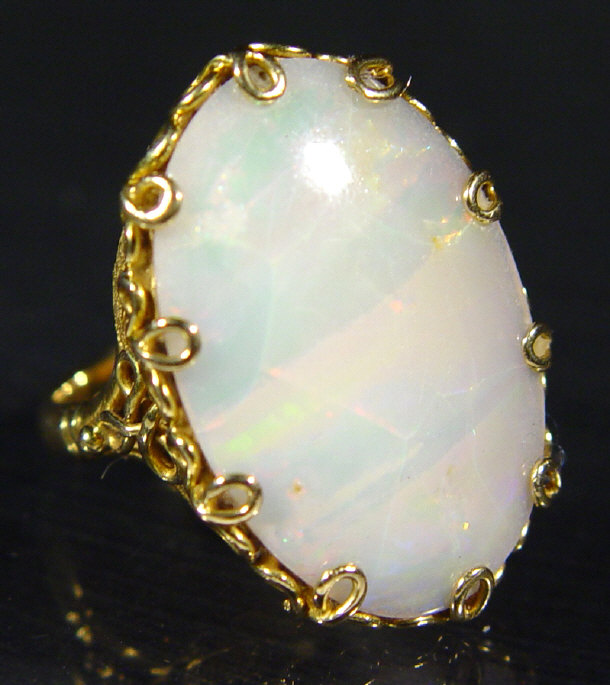 Appraisal: ct gold opal ring