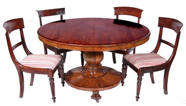 Appraisal: A VICTORIAN ROSEWOOD CIRCULAR BREAKFAST TABLE with tip up top