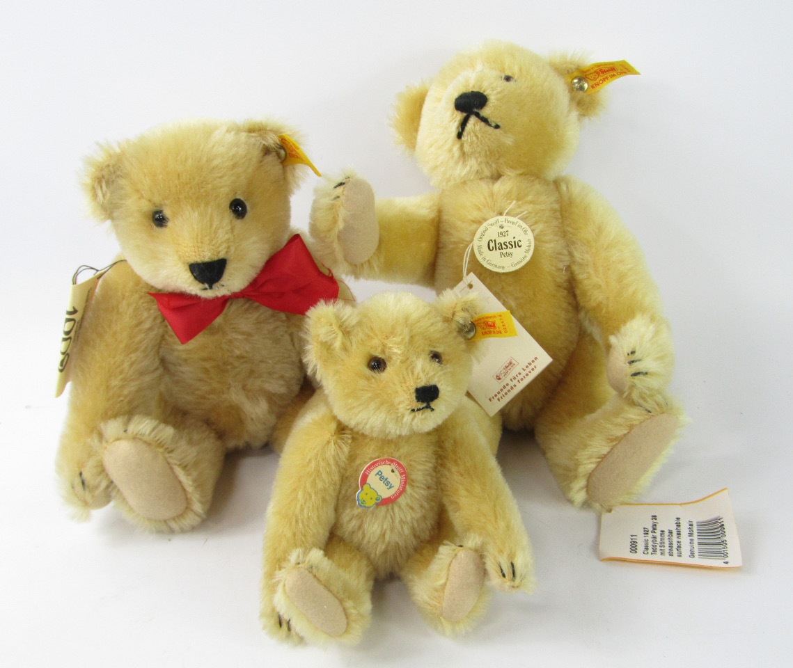 Appraisal: A Steiff replica of a Classic Petsy bear a replica