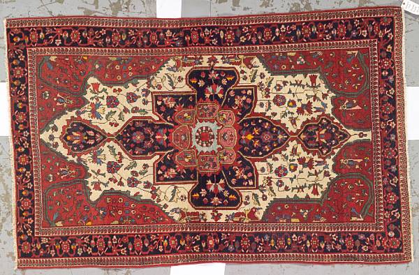 Appraisal: A Fereghan Sarouk carpet Central Persia late th century size