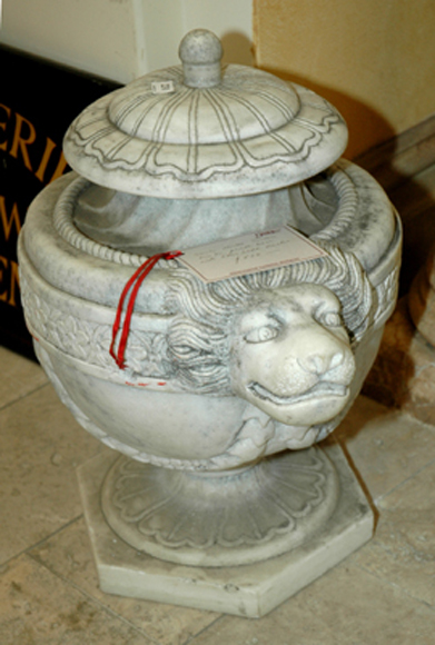 Appraisal: A FRENCH MARBLE GARDEN URN In the classical taste The