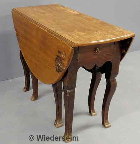 Appraisal: English Queen Anne oak drop-leaf table th th c with