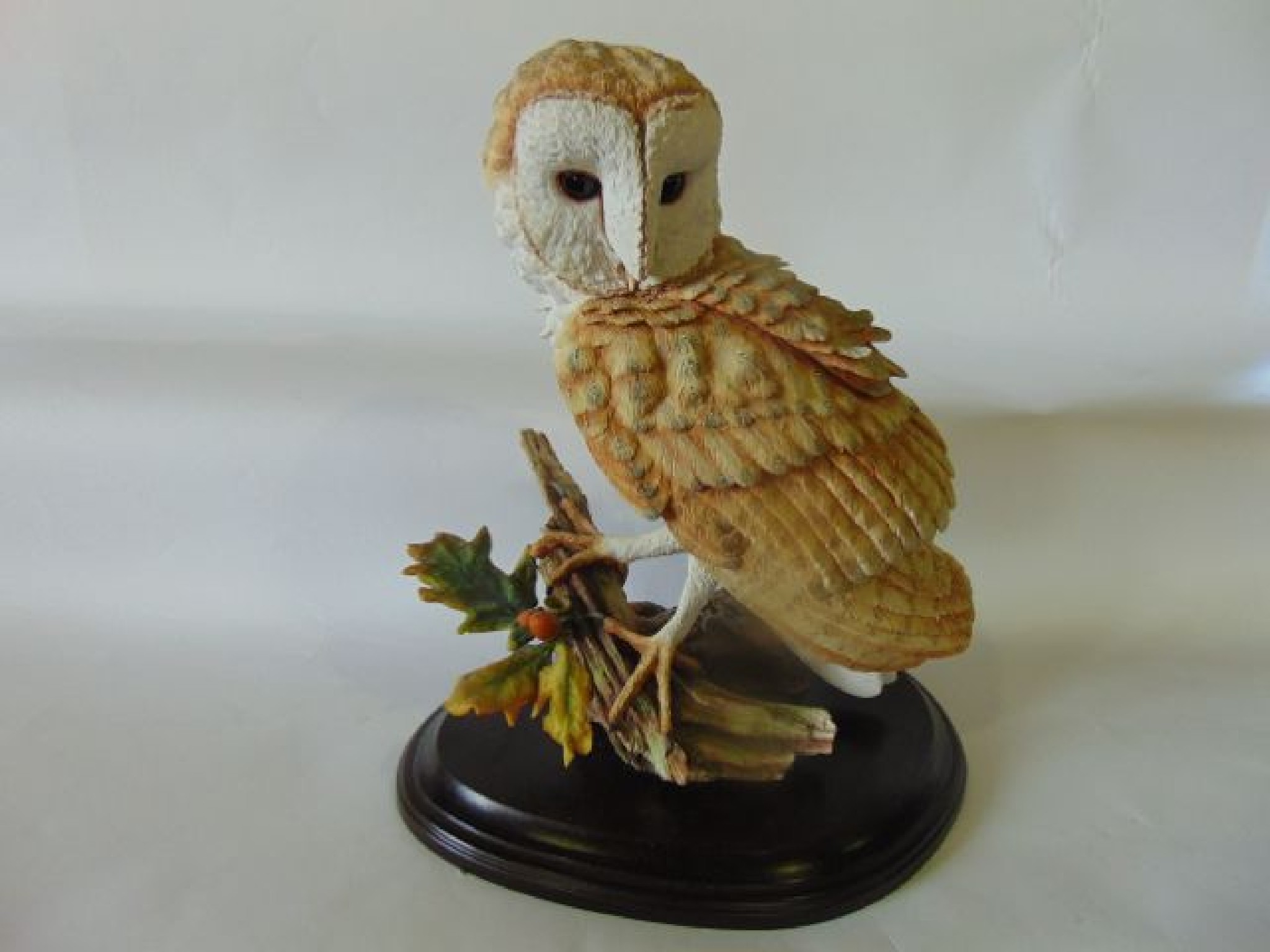 Appraisal: A substantial model of a barn owl produced by David