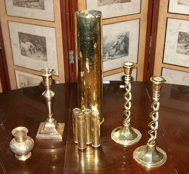 Appraisal: A small collection of miscellaneous brass ware itemsincluding a pair