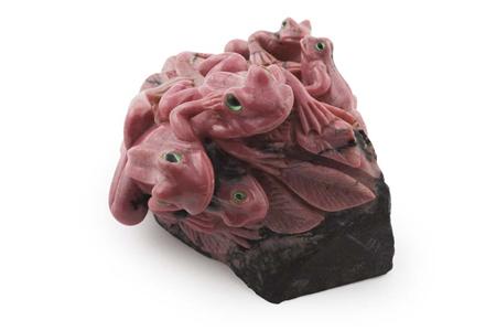 Appraisal: An unusual carved Rhodinite figure group of frogs apparently unmarked