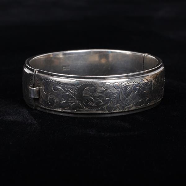 Appraisal: Victorian Sterling Silver Cuff Bracelet with Engraved Design dwt inner