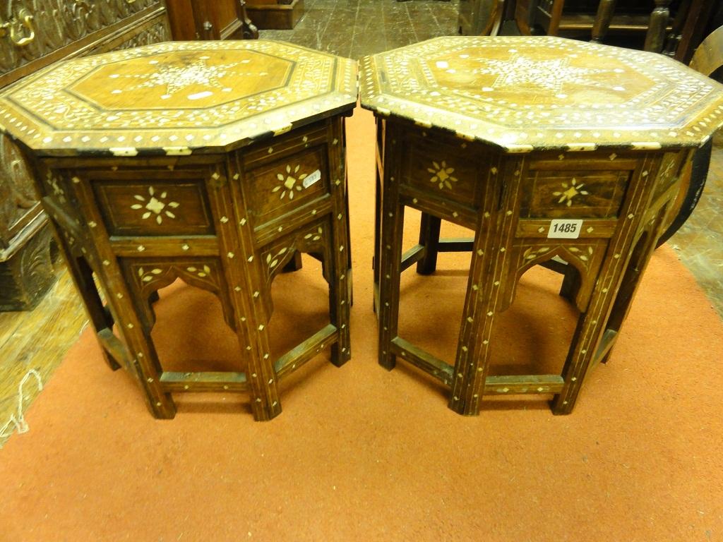 Appraisal: A pair of Eastern hardwood occasional tables of octagonal form