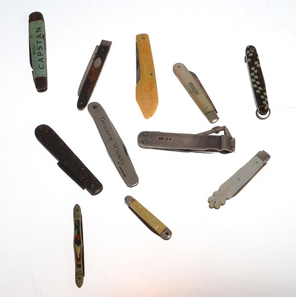 Appraisal: A GROUP OF ELEVEN COLLECTIBLE POCKET KNIVES including three novelty