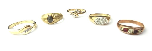 Appraisal: A gold and diamond set three stone ring in a