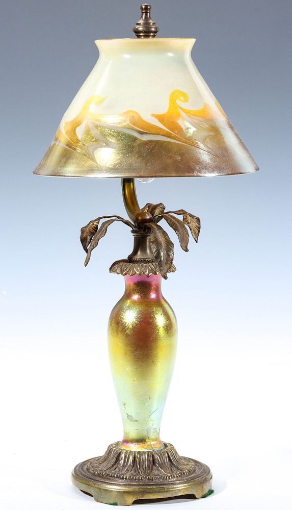 Appraisal: A STEUBEN AURENE LAMP BASE WITH TIFFANY SHADE The cast