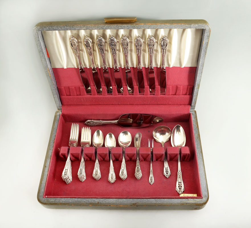 Appraisal: WALLACE ROSE POINT STERLING FLATWARE SERVICE Approx pieces in the