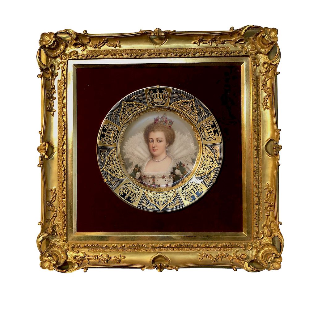 Appraisal: Royal Vienna plate Depicting a Fully Dressed Queen Circa Royal