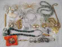 Appraisal: A quantity of costume jewellery including brooches rings etc