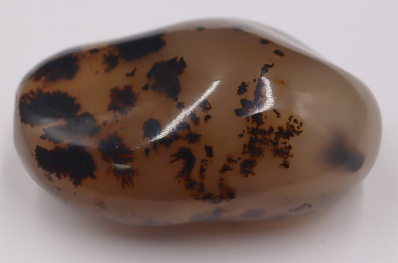 Appraisal: CHINESE POLISHED AGATE 'PEBBLE' SNUFF BOTTLE Beautifully included Total approx