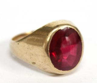 Appraisal: K Gold Ruby Ring The yellow gold ring widening near