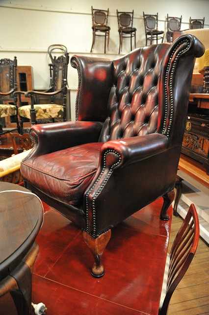 Appraisal: A LEATHER WINGBACK CHAIR