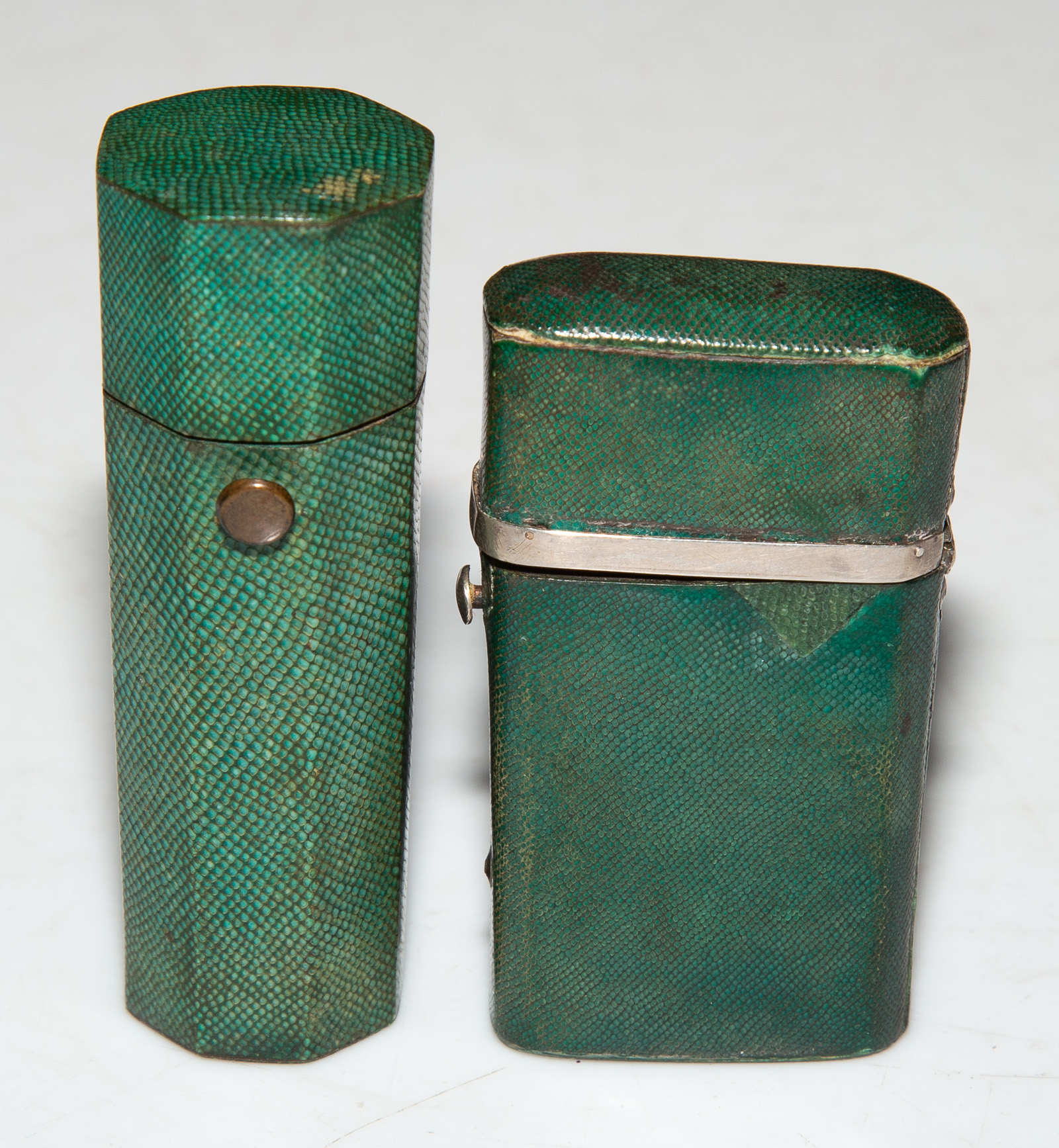 Appraisal: TWO GREEN LEATHER-CASED LANCETS The octagonal with six blades the