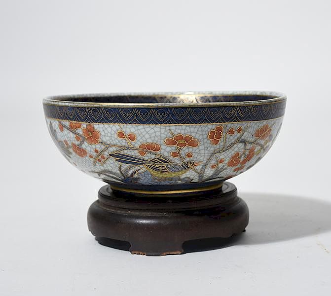 Appraisal: Chinese porcelain th C Imari palette bowl Chinese porcelain th