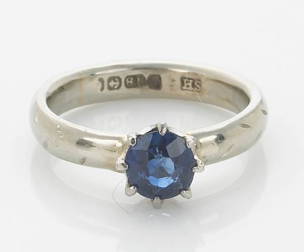 Appraisal: A sapphire and k white gold ring England English hallmarks