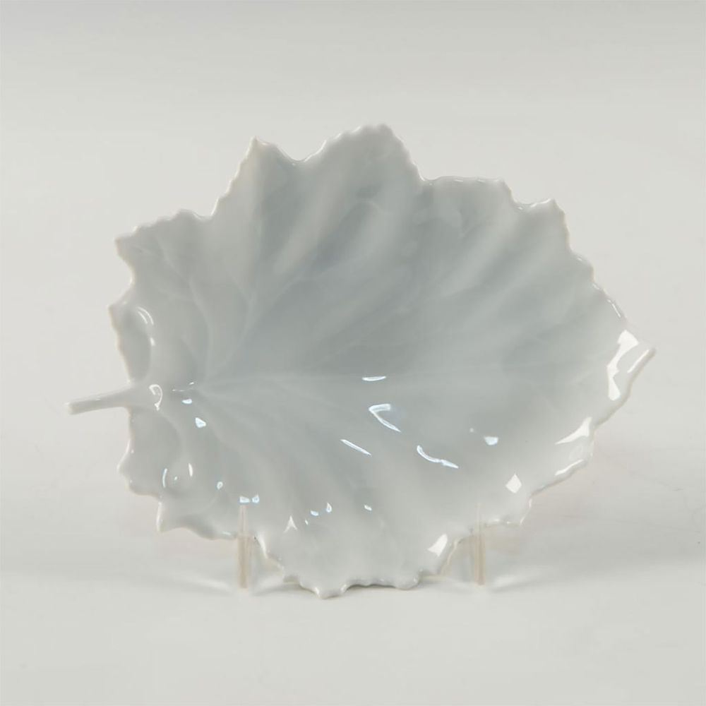 Appraisal: HOCHST WHITE MOLDED PORCELAIN LEAF DISH White lustrous finish with