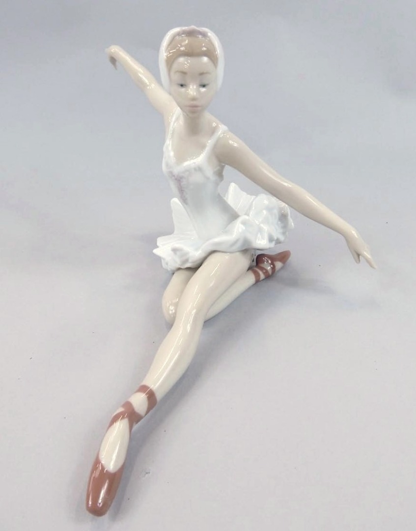 Appraisal: A Lladro Daisa figure No AGB of a ballerina in