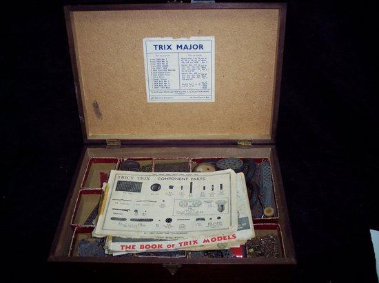 Appraisal: A Trix construction set in a wooden box including various