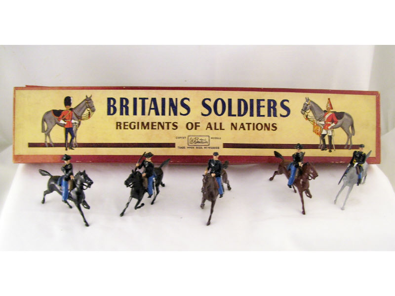 Appraisal: Britain Soldiers cast lead soldiers on horses Union cavalry American