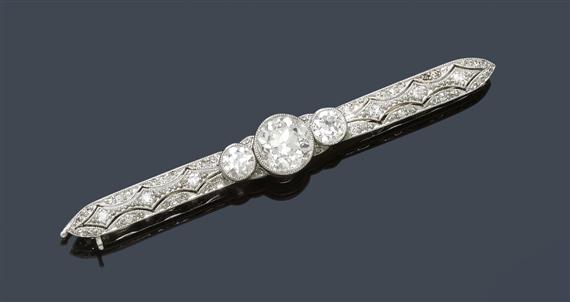 Appraisal: A DIAMOND BAR BROOCH circa Platinum Elegant geometrical pierced bar