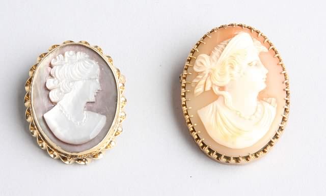 Appraisal: Two KY gold shell cameo pin pendants stamped K S