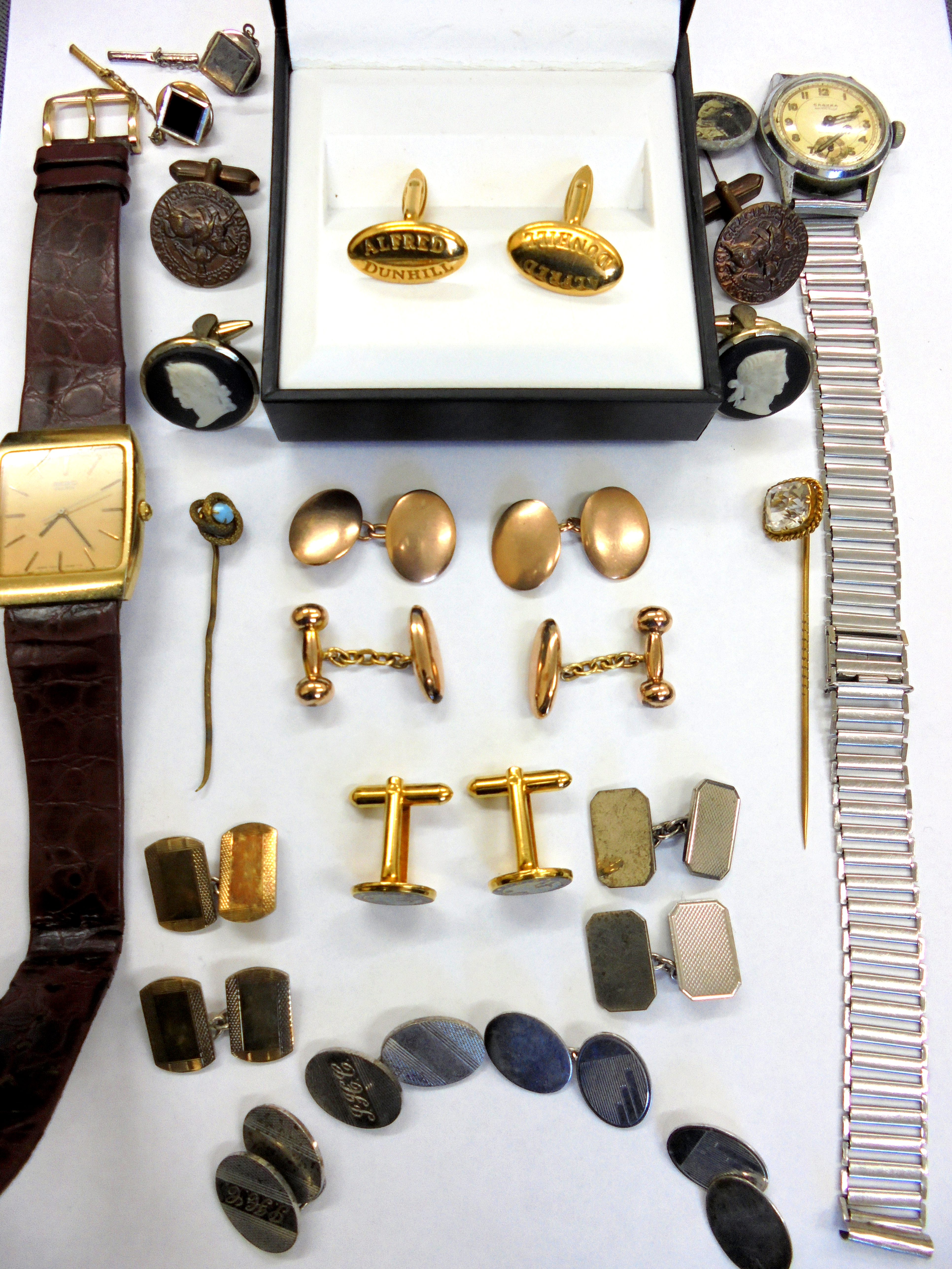 Appraisal: A collection of gold cufflinks and other jewellery comprising a