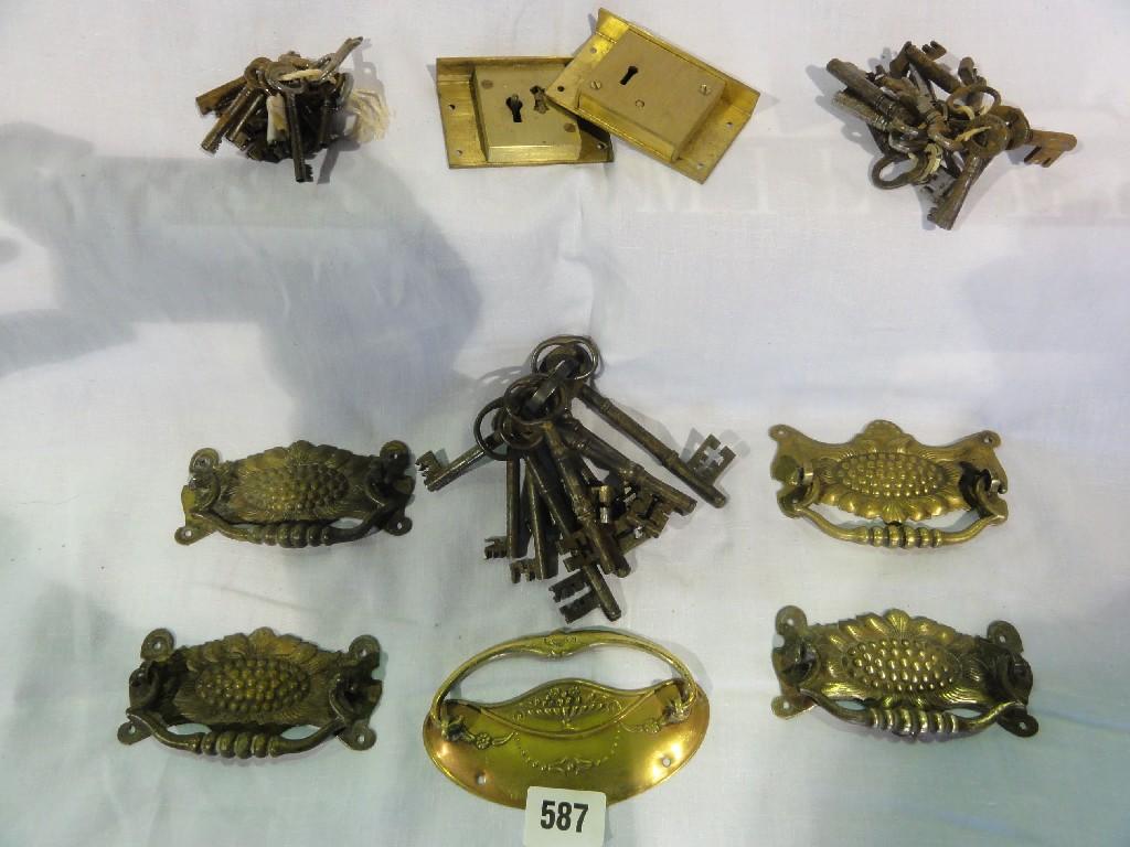 Appraisal: A collection of antique keys door pushes handles brass Chubb